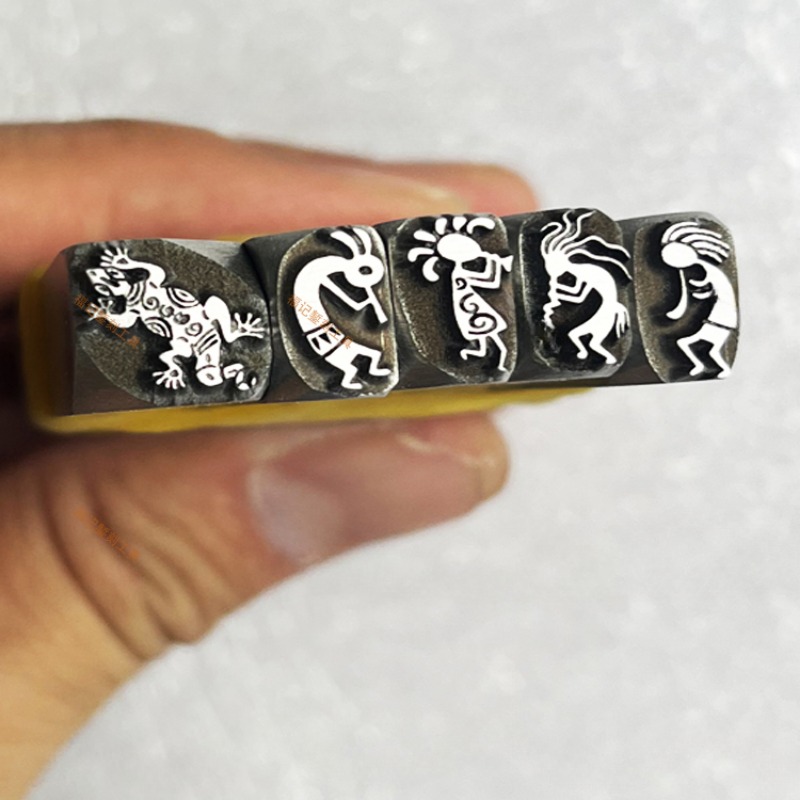 インディアンのロゴデザインのメタルプリントツール,ハンドプレ - Leatherwork Punching Tool のレビューと価格