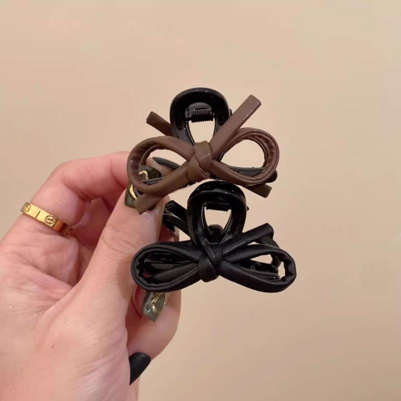 2個セット ヴィンテージレザーリボン 小さなヘアクリップ 女 - Leatherwork Pony のレビューと価格